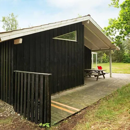 펜션 Four-bedroom Holiday In 19