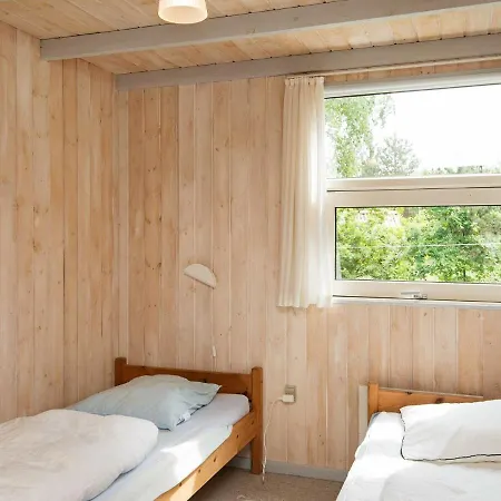 Four-bedroom Holiday In 19 에벨토프트