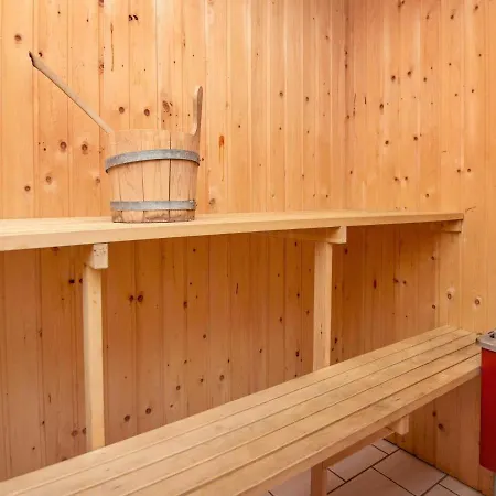 Four-bedroom Holiday In 19